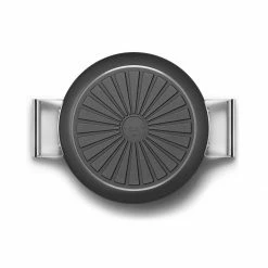 Budget 💯 SMEG 4 Qt. Nonstick Deep Pan With Lid | Black 🤩 -Le Creuset Shop ckfd2811blm 6