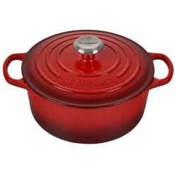 Brand new 🤩 Le Creuset 4.5 Qt. Round Signature Dutch Oven With Stainless Steel Knob | Cerise/Cherry Red ✔️