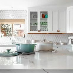 Brand new 💯 Le Creuset 4.5 Qt. Round Signature Dutch Oven With Stainless Steel Knob | Sea Salt 🔥 -Le Creuset Shop rs9841 img 1385